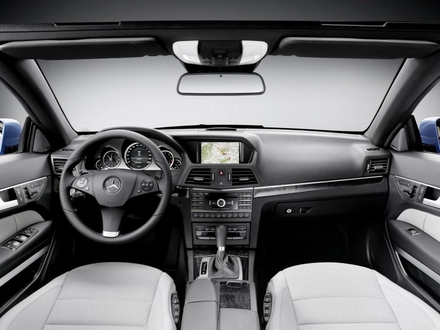  Mercedes-Benz E-Class Cabriolet 2011 года  (фото 32 из 108)